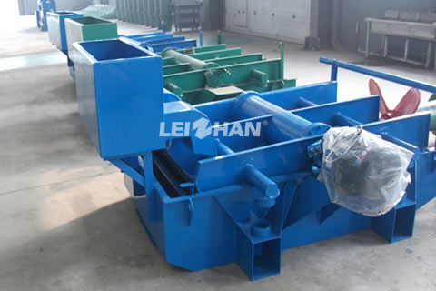Auto-Cleaning Vibrating Screen for Pulp Screening
